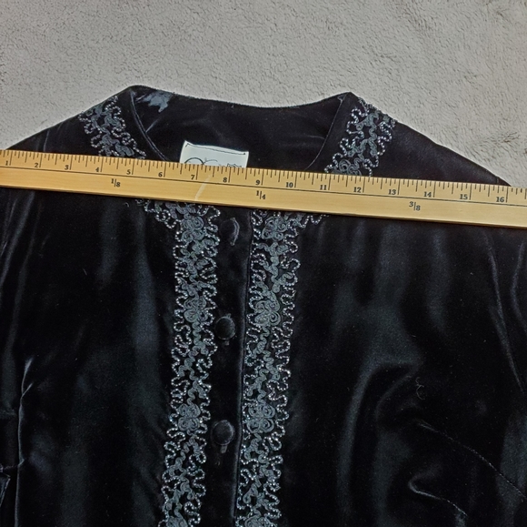 Vintage Duet Embroidered Velvet Bolero Style Jacket See Description for sizing - Picture 10 of 10
